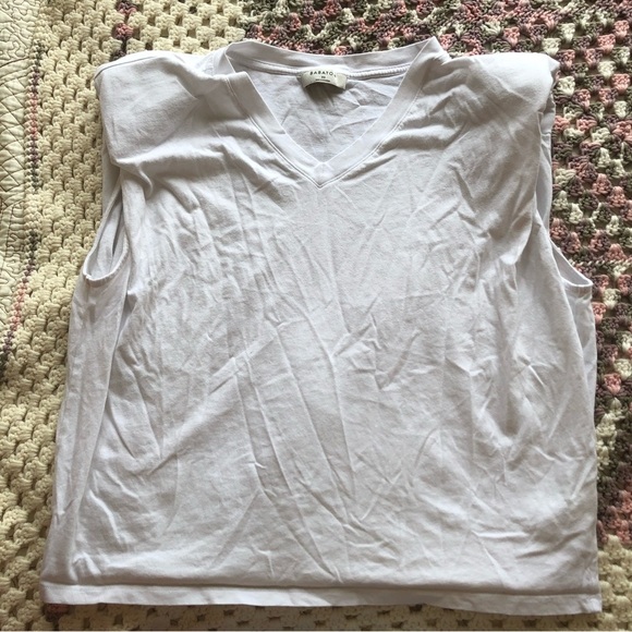 Babaton Aritzia Padded V-neck Sleeveless white shirt - Picture 2 of 8